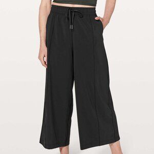 Lululemon Get Going Pant *24" Size 4 Excellent condition